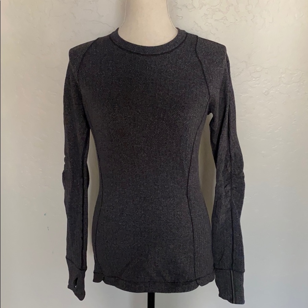 Lululemon long sleeve with thumb holes.